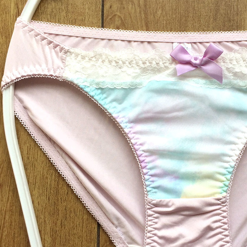 新品・未使用♪【ディアコロン】パステルの水彩っぽいお花模様♪おしゃれでキュートな推し/パープル/L★パンティ/ショーツ/レディース下着_画像2