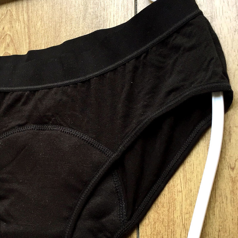 新品・未使用♪【XAZK】安定感とフィット感ある快適スタイル！ふんわり柔らか吸水サニタリー/黒/M★パンティ/ショーツ/レディース下着_画像5