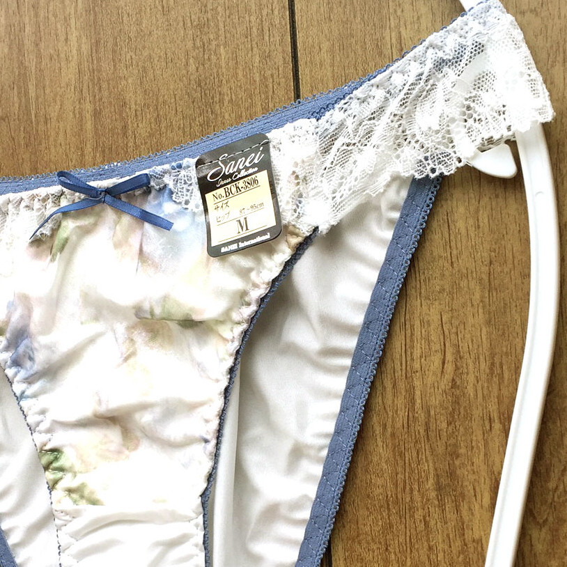 新品・未使用♪【SANEI】シフォン地に上品な花模様♪サイドレースを重ねてめちゃ可愛いランジェ/白/M★パンティ/ショーツ/レディース下着_画像5