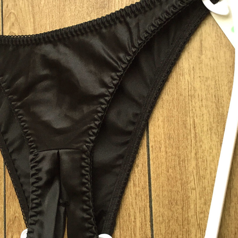新品・未使用♪【ラ・ポーム】つやつや光沢サテン♪ボトムオープン仕様のエッチなランジェ 日本製/黒/M★パンティ/ショーツ/レディース下着_画像5