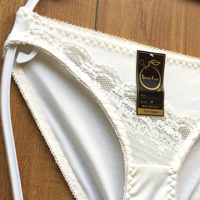 新品・未使用♪【特価★Secret Fruit】透け感ある美しいレース♪アシンメトリーでおしゃれ/オフ白/M★パンティ/ショーツ/レディース下着_画像7