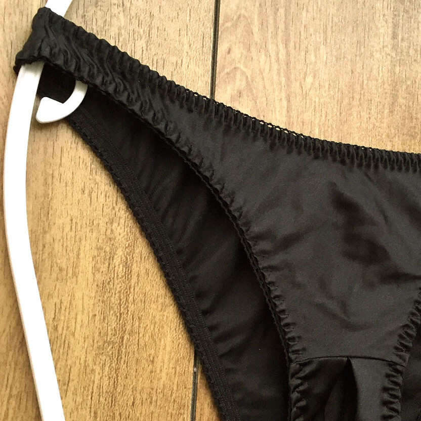 新品・未使用♪【ラ・ポーム】つやつや光沢サテン♪ボトムオープン仕様のエッチなランジェ 日本製/黒/M★パンティ/ショーツ/レディース下着_画像7