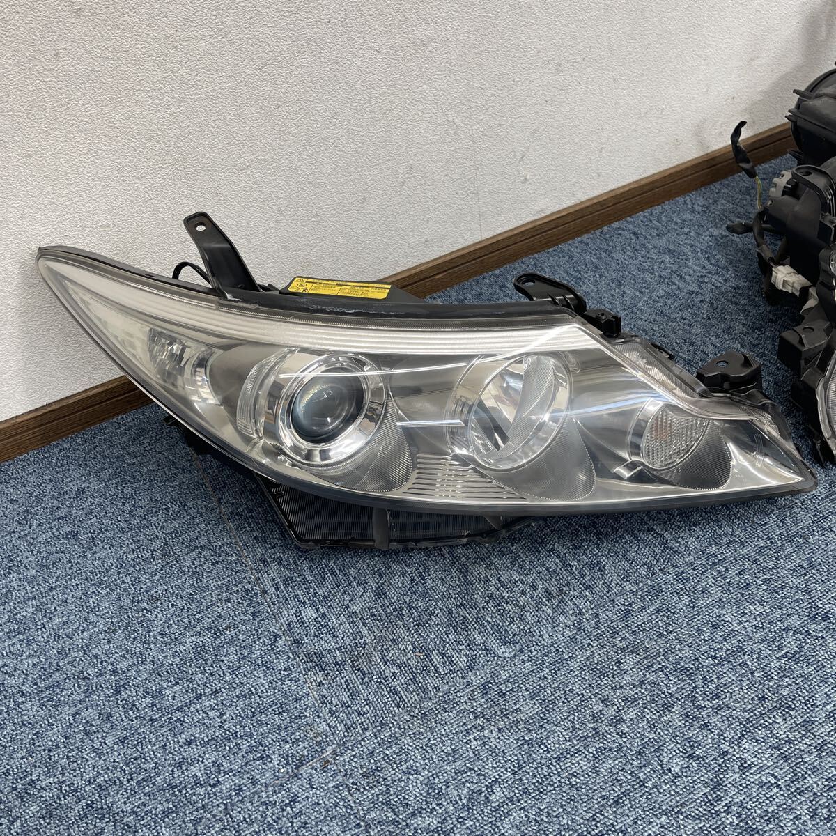 トヨタエスティマ AHR20W ヘッドライト/ヘッドランプ 左右セット KOITO28-212 H24年 AA27-2_画像2