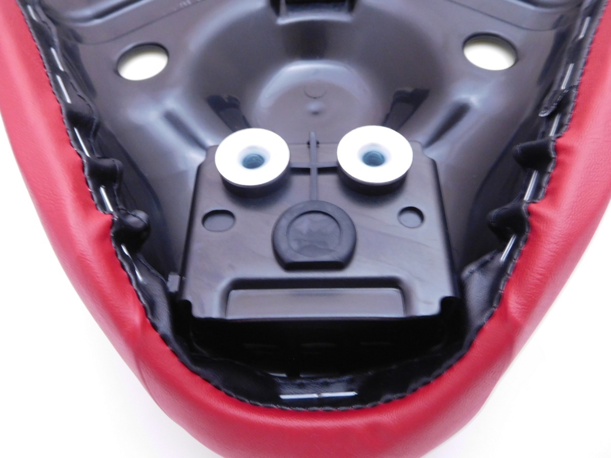 C50 AA01 リトルカブ 純正シートASSY ホワイト×レッド 白赤 新品_画像7