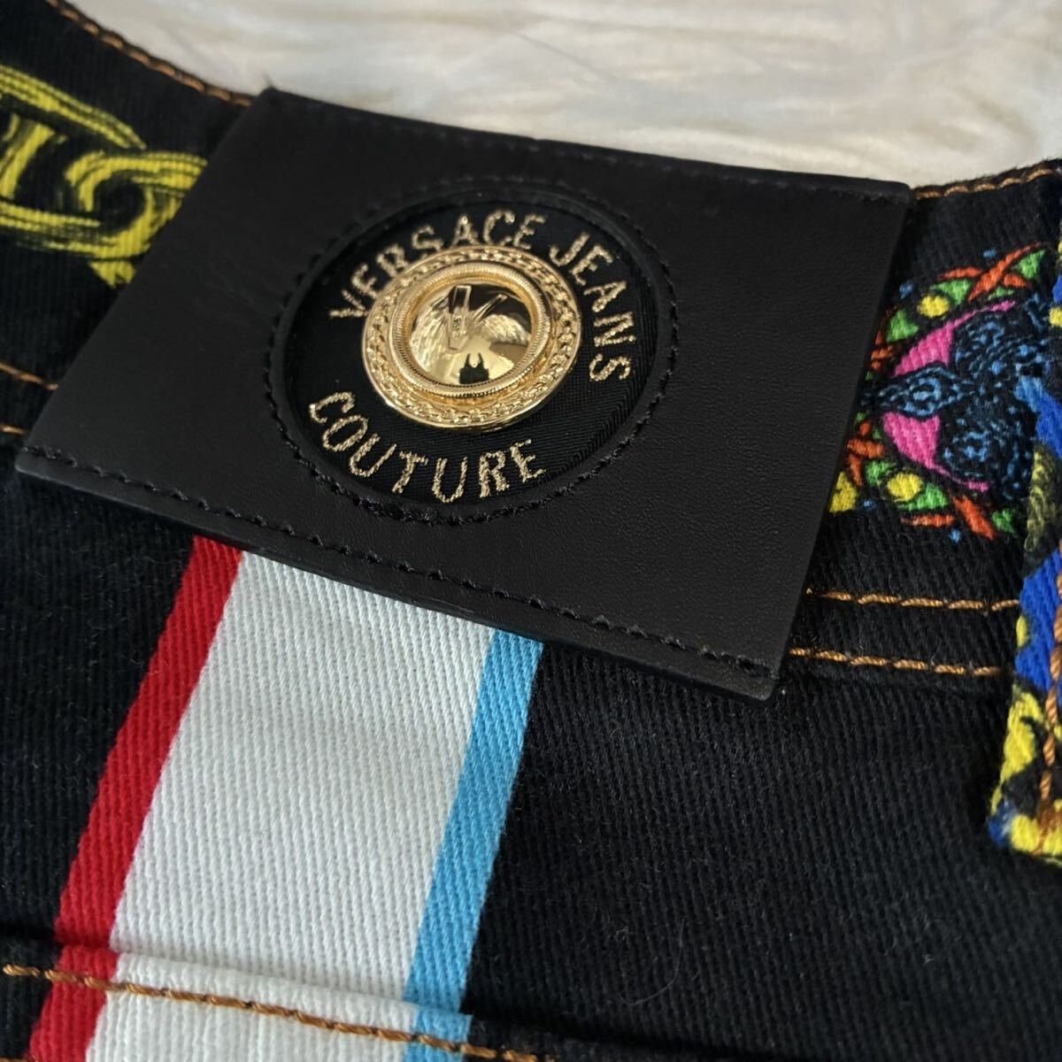 【美品】VERSACE ヴェルサーチジーンズ パンツ 7分丈 8分丈 総柄 クロップドパンツ_画像6