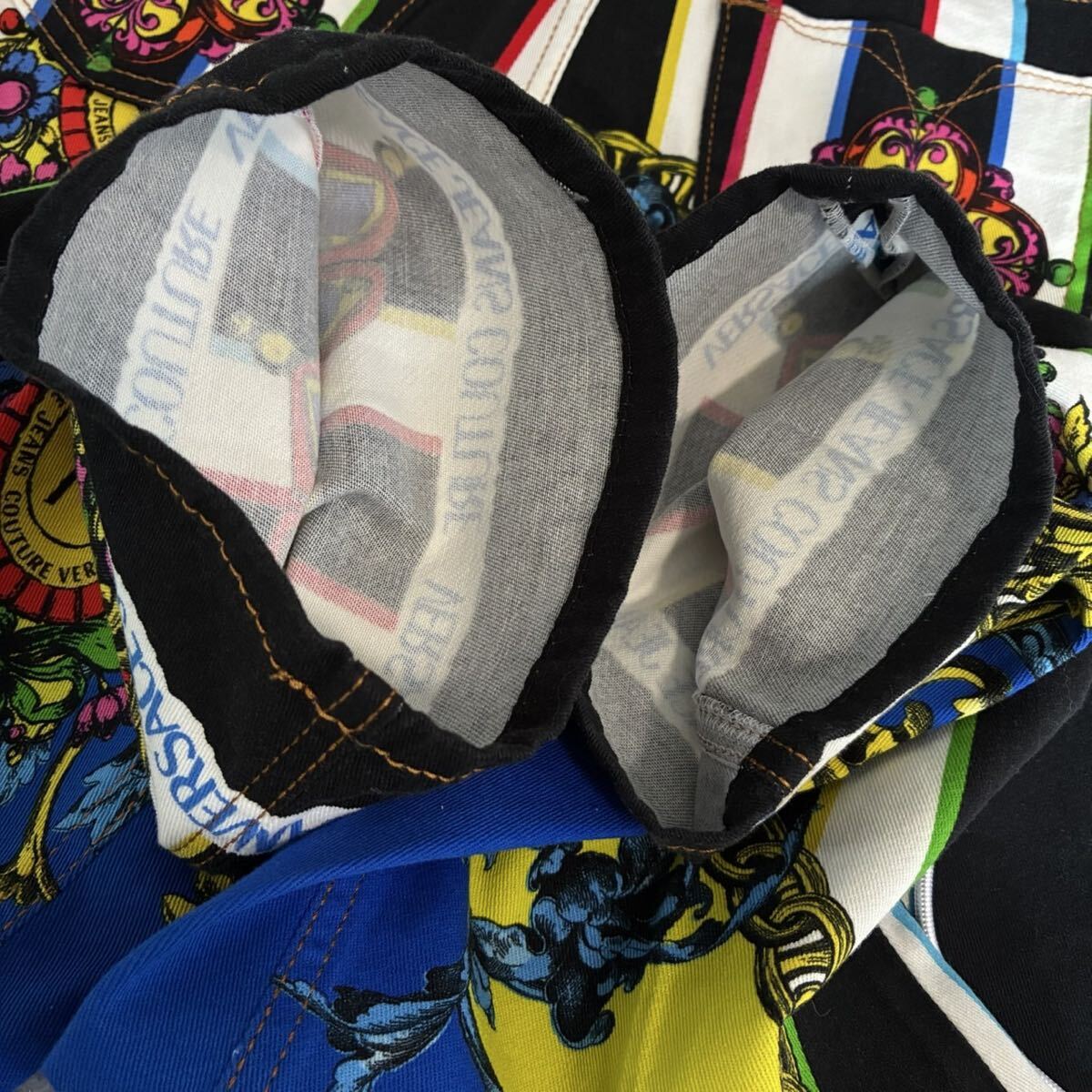 【美品】VERSACE ヴェルサーチジーンズ パンツ 7分丈 8分丈 総柄 クロップドパンツ_画像7