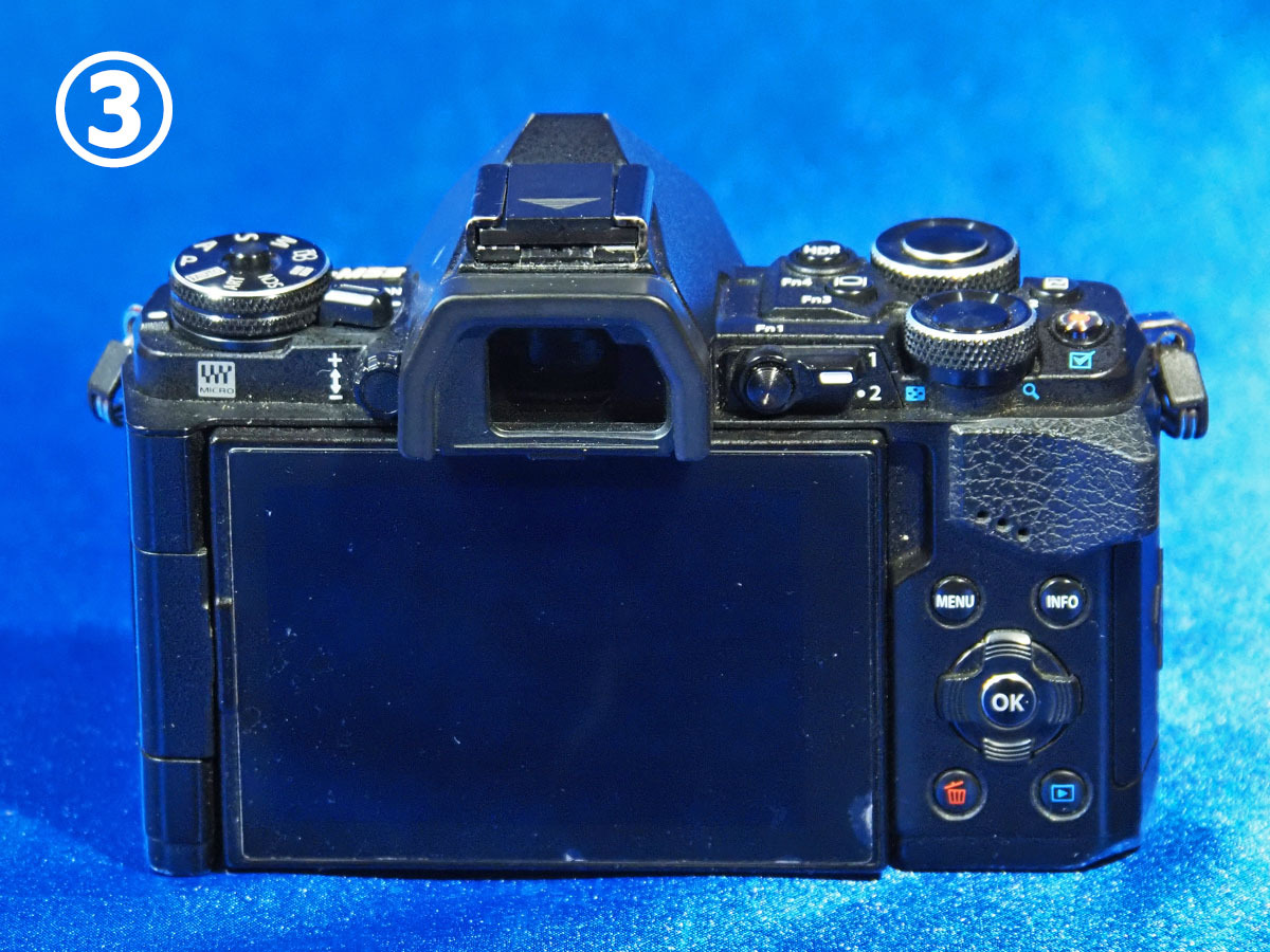 【訳アリのため1円スタート】 OYMPUS オリンパス OM-D E-M5 Mark II　ブラック　ボディのみ（動作確認済／予備電池5個付き）_画像3