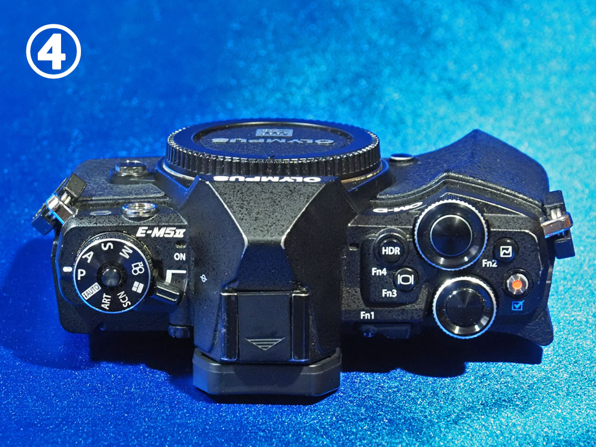【訳アリのため1円スタート】 OYMPUS オリンパス OM-D E-M5 Mark II　ブラック　ボディのみ（動作確認済／予備電池5個付き）_画像4