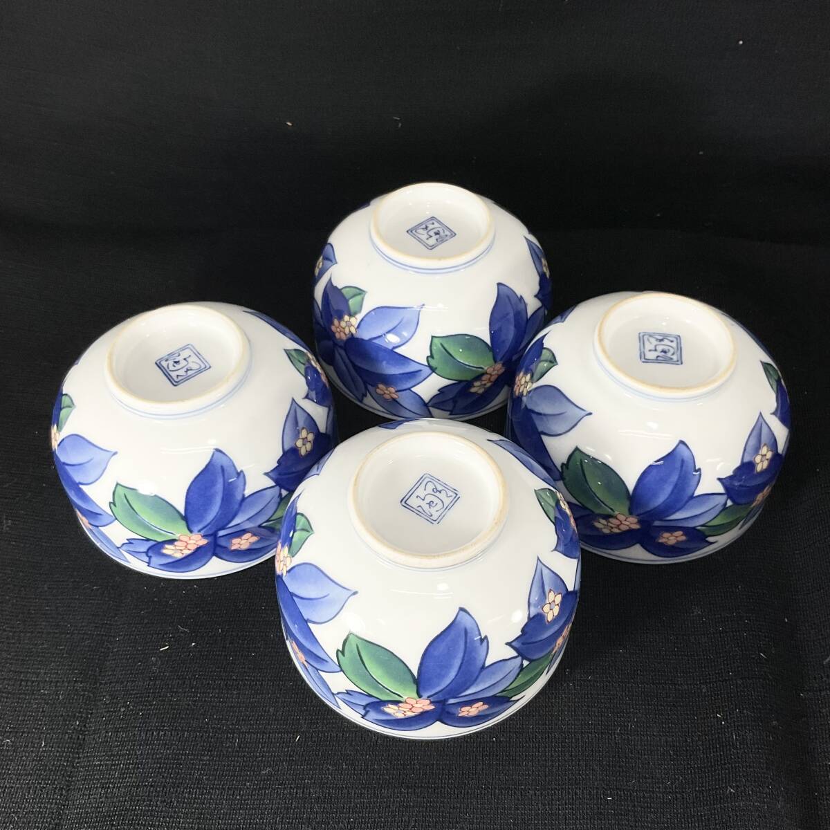 【未使用・保管品】有田焼 茶器揃え 急蓋付き湯飲み4客セット 木箱付き 花 和食器 (E373)_画像5