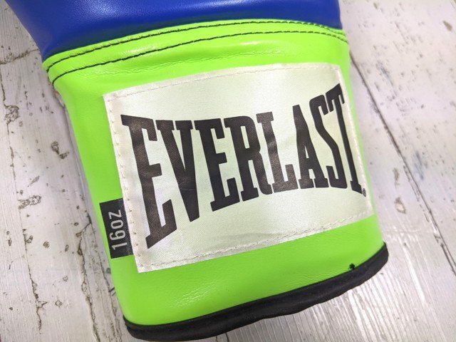 【10yt392】格闘技 ボクシンググローブ マジックテープ式 エバーラスト EVERLAST 青×緑 サイズ:16oz◆p54♪_画像4