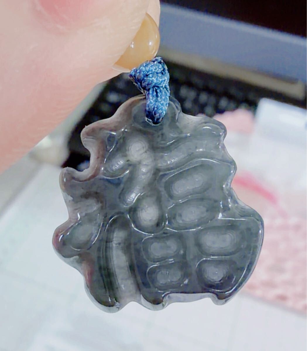 CS-0011天然本翡翠《本物保証》 ひすいペンダント 一点物 魔除け 昇進 成功 風水 金運 財運 幸運 幸福 縁起物 パワーストーン_画像1