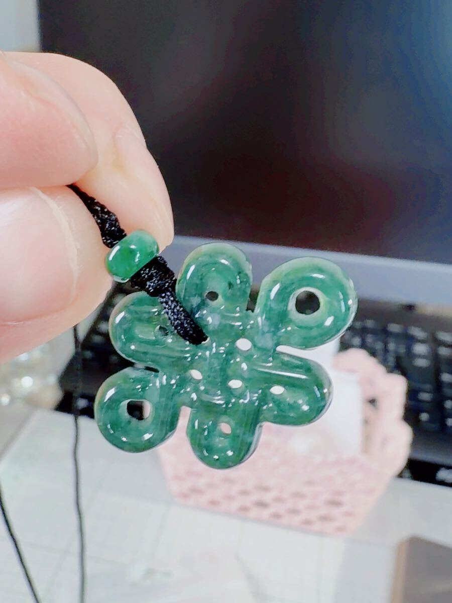 CS-0019天然本翡翠《本物保証》 ひすいペンダント 一点物 魔除け 昇進 成功 風水 金運 財運 幸運 幸福 縁起物 パワーストーン_画像1