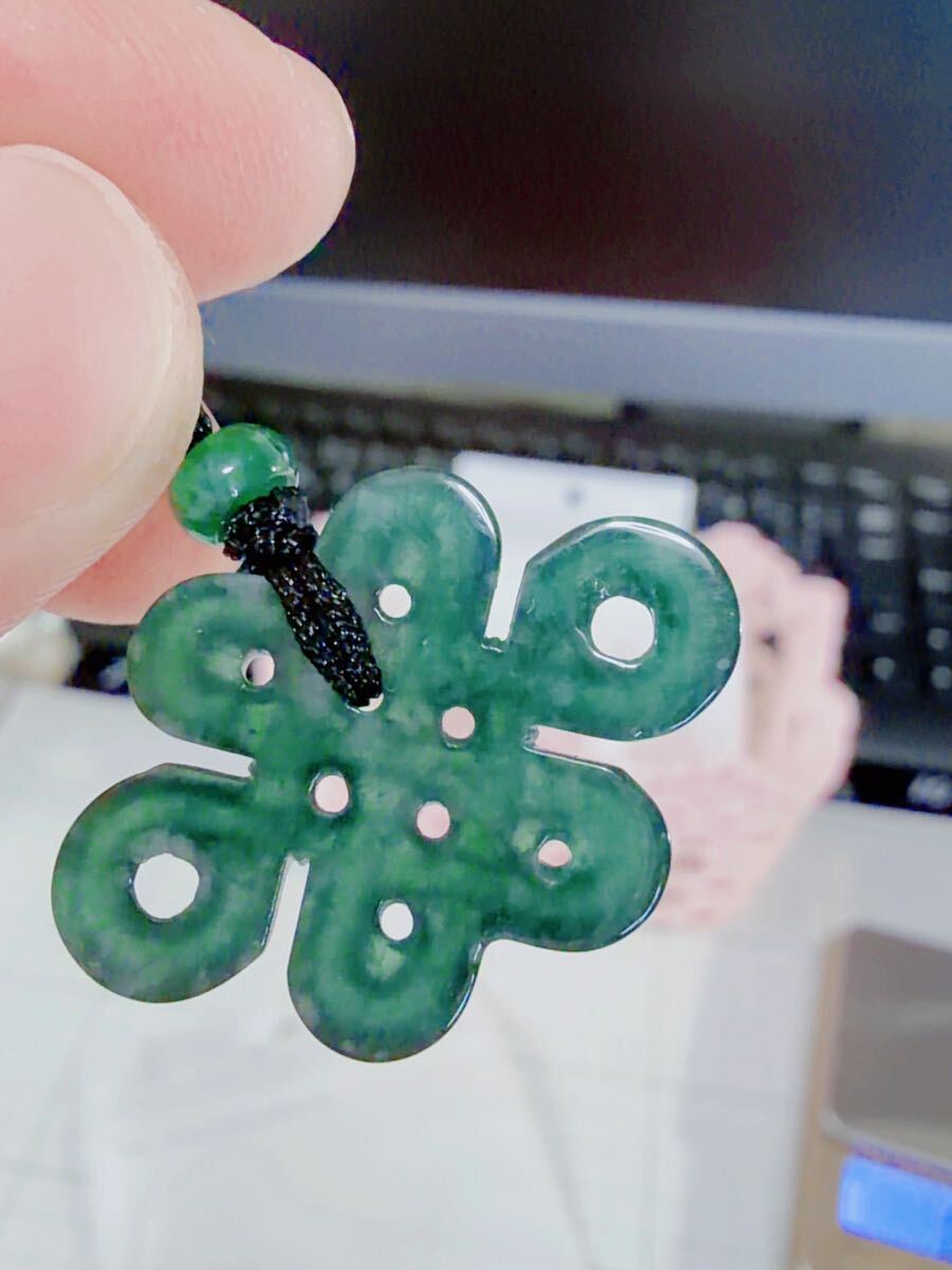 CS-0019天然本翡翠《本物保証》 ひすいペンダント 一点物 魔除け 昇進 成功 風水 金運 財運 幸運 幸福 縁起物 パワーストーン_画像2