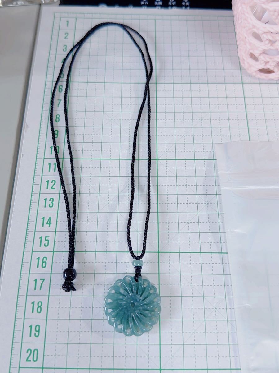 CS-0018天然本翡翠《本物保証》 ひすいペンダント 一点物 魔除け 昇進 成功 風水 金運 財運 幸運 幸福 縁起物 パワーストーン_画像6