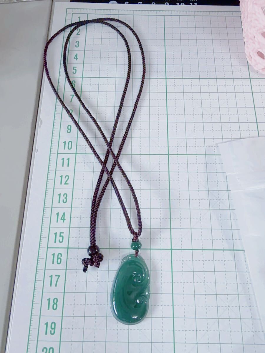 CS-0016天然本翡翠《本物保証》 ひすいペンダント 一点物 魔除け 昇進 成功 風水 金運 財運 幸運 幸福 縁起物 パワーストーン_画像6