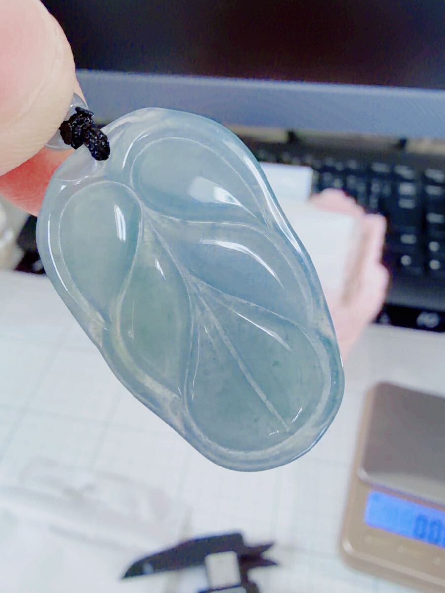 CS-0006天然本翡翠《本物保証》 ひすいペンダント 一点物 魔除け 昇進 成功 風水 金運 財運 幸運 幸福 縁起物 パワーストーン_画像2