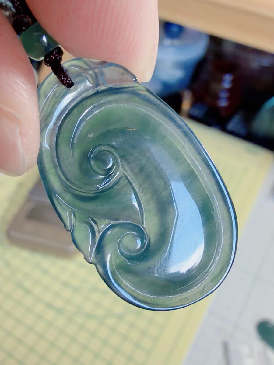 CS-0025天然本翡翠《本物保証》 ひすいペンダント 一点物 魔除け 昇進 成功 風水 金運 財運 幸運 幸福 縁起物 パワーストーン_画像3