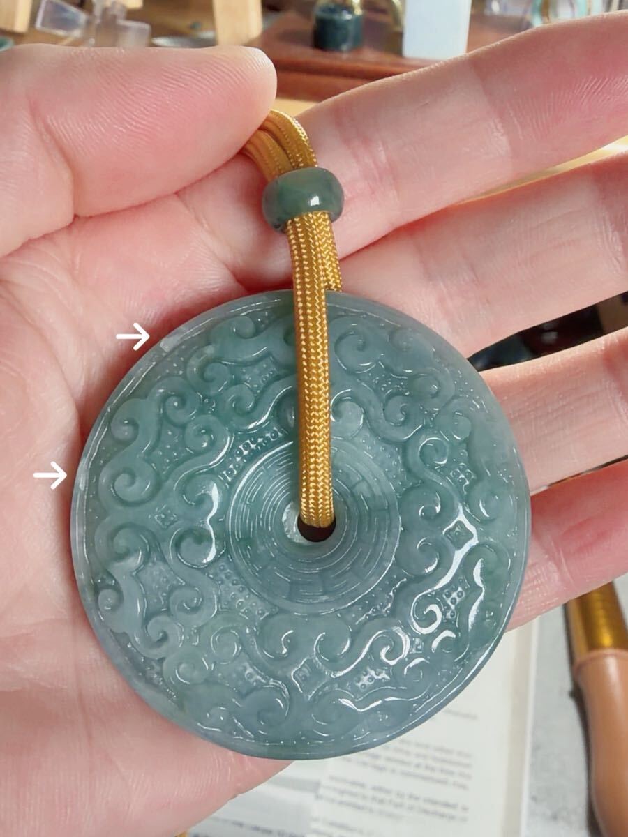 CS-0102天然本翡翠《本物保証》ひすい 平安叩ペンダント 一点物 魔除け 昇進 成功 風水 金運 財運 幸運 幸福 縁起物 パワーストーン_画像3