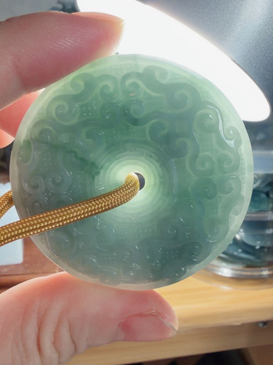 CS-0102天然本翡翠《本物保証》ひすい 平安叩ペンダント 一点物 魔除け 昇進 成功 風水 金運 財運 幸運 幸福 縁起物 パワーストーン_画像4