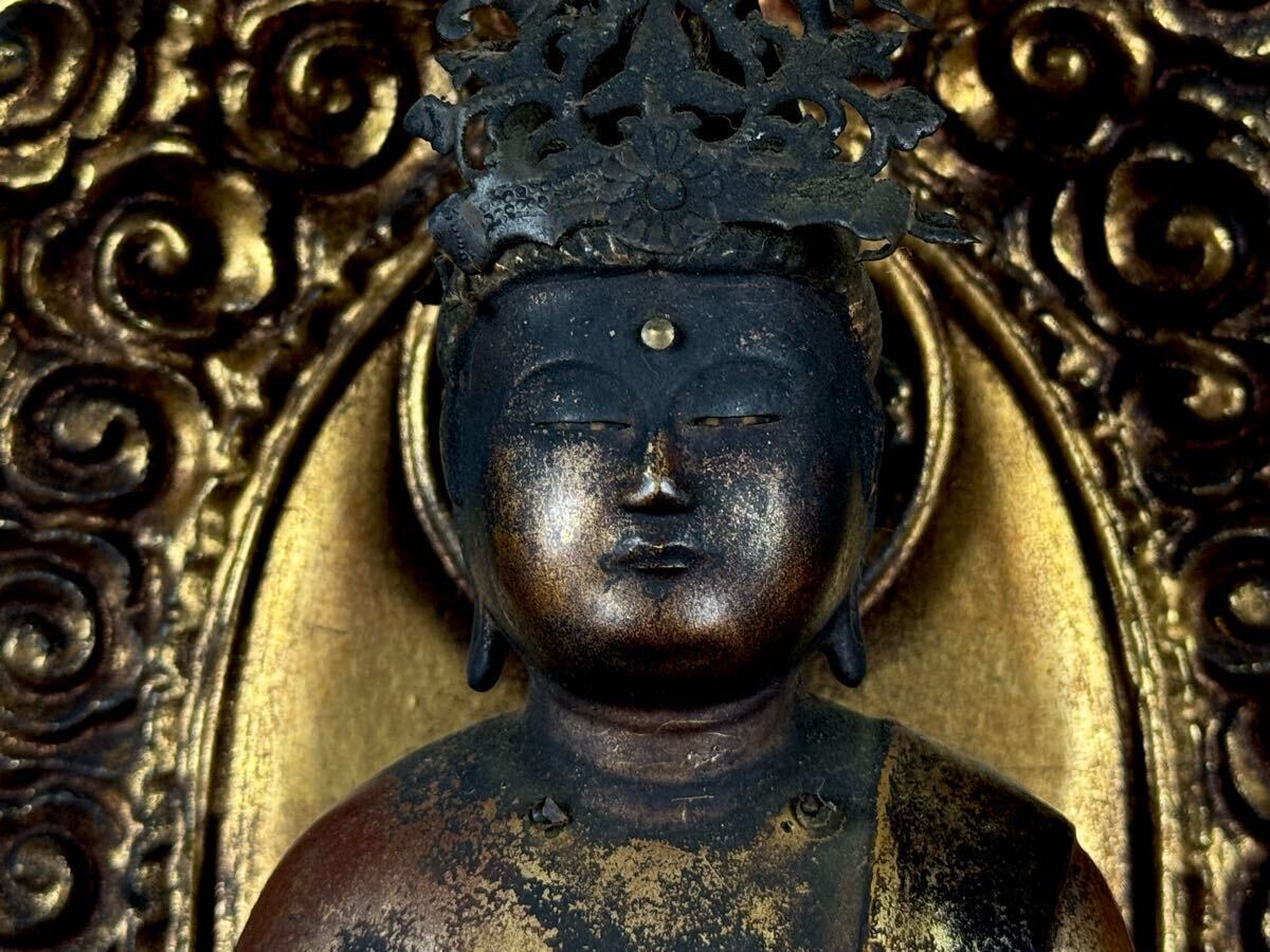  буддизм изобразительное искусство дерево гравюра большой день .. изображение . изображение высота 45. изображение Будды золотая краска . золотой маленький . скульптура час товар взамен [6b1018f3 5]