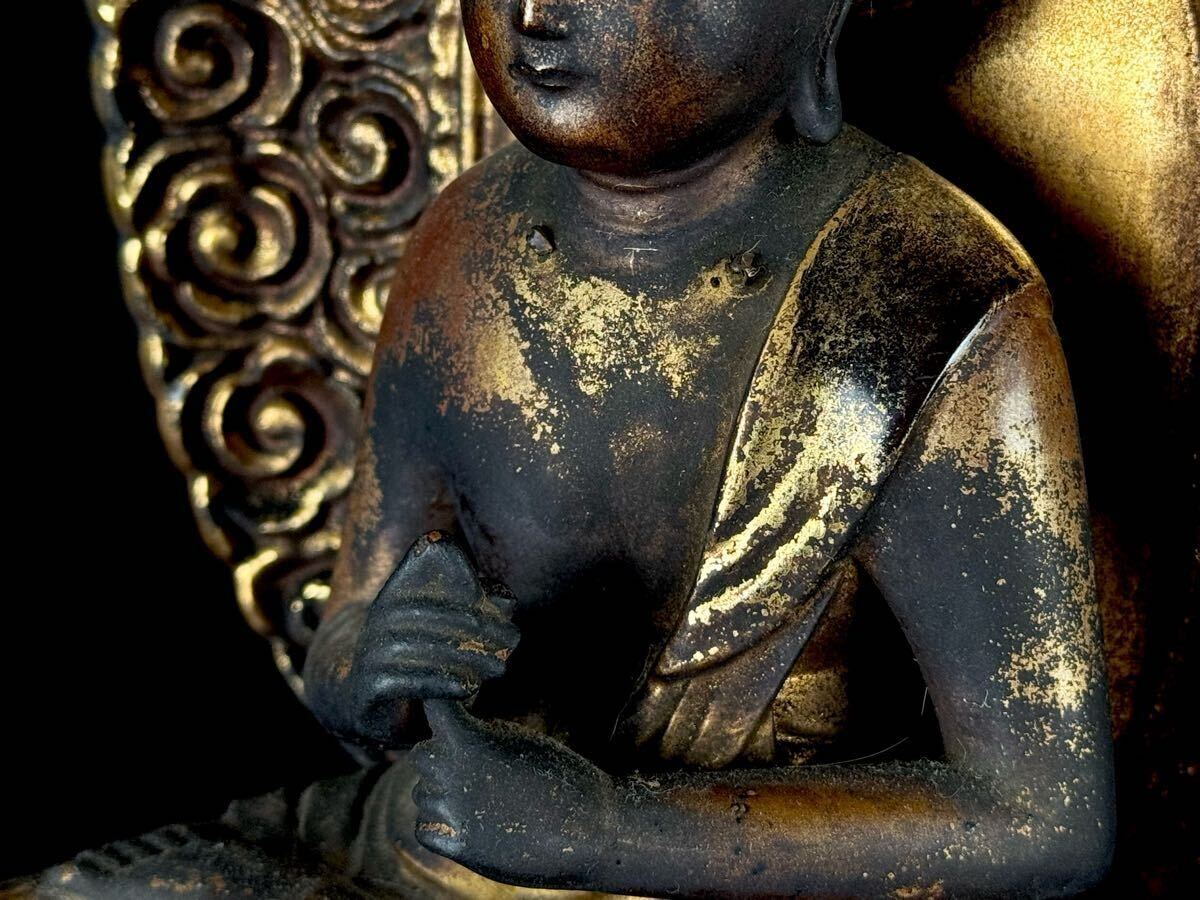  буддизм изобразительное искусство дерево гравюра большой день .. изображение . изображение высота 45. изображение Будды золотая краска . золотой маленький . скульптура час товар взамен [6b1018f3 5]