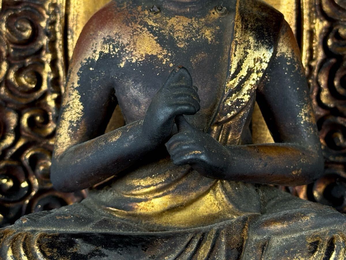  буддизм изобразительное искусство дерево гравюра большой день .. изображение . изображение высота 45. изображение Будды золотая краска . золотой маленький . скульптура час товар взамен [6b1018f3 5]