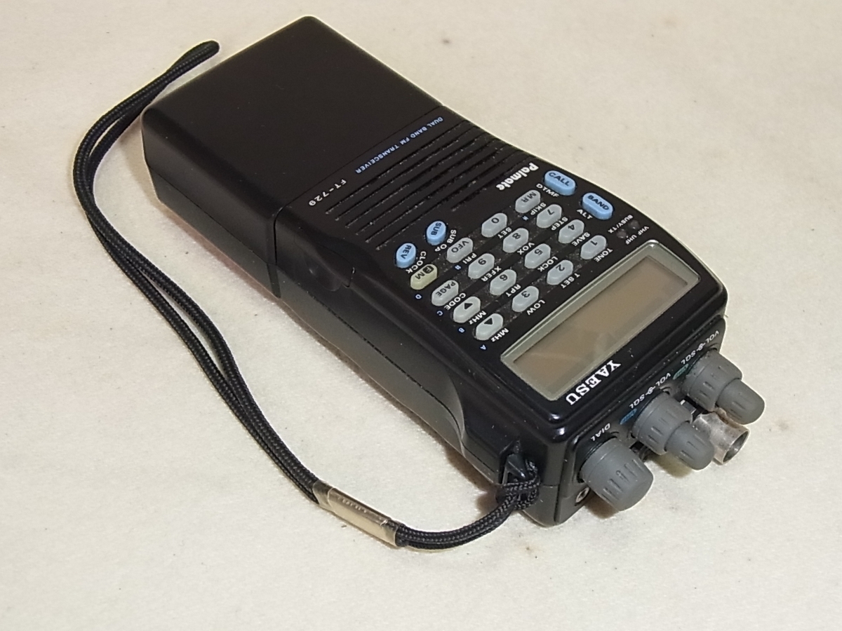 YAESU ヤエス FT-729 144/430MHz FMハンディ機 内蔵スピーカー交換跡有 中古品_画像4