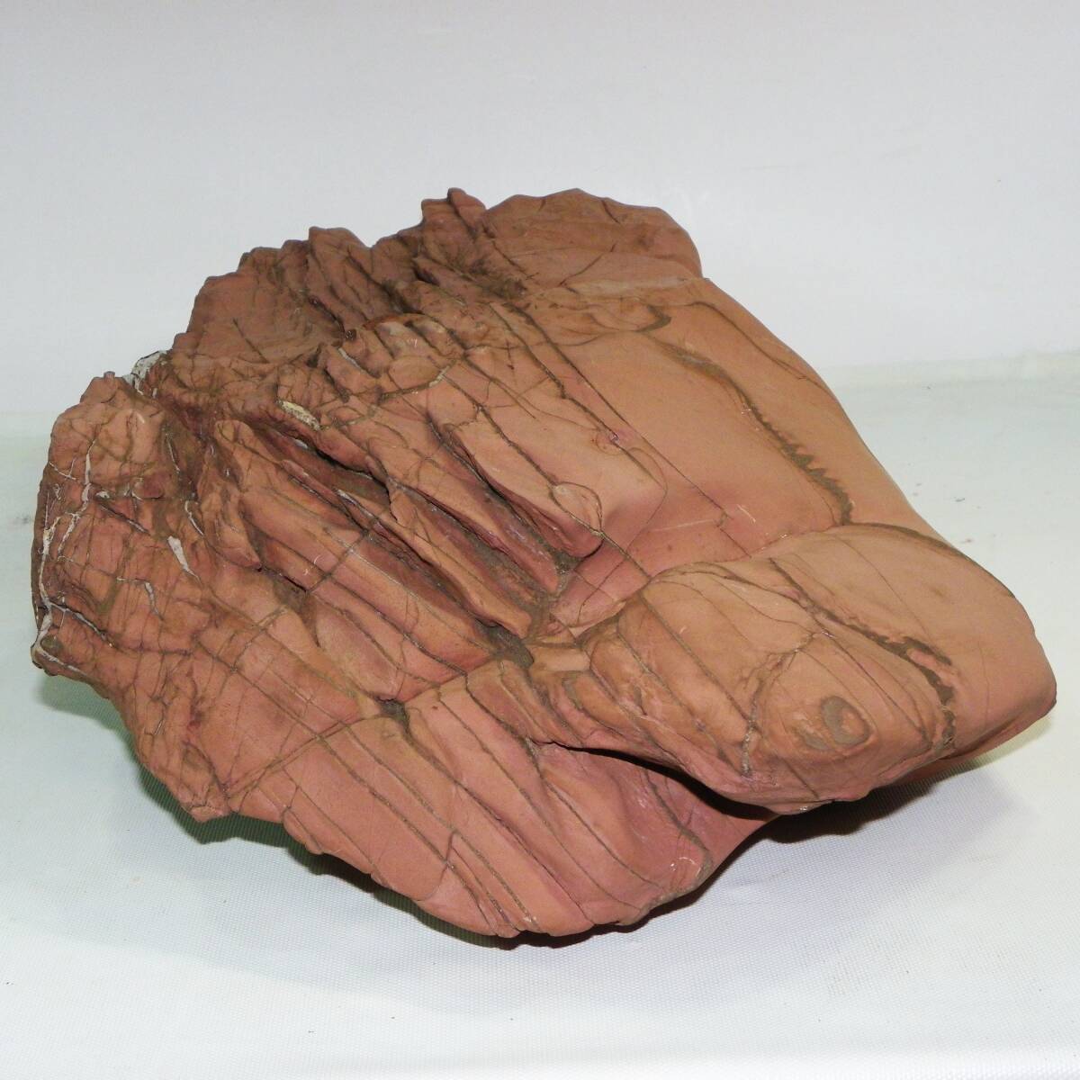 ゆうパック.120サイズ送料記載済み 天然石 紅石だと思います 庭石.飾り W/58cm位・H/30cm位・D/12cm位・22Kg位(赤枠.楽)_画像3