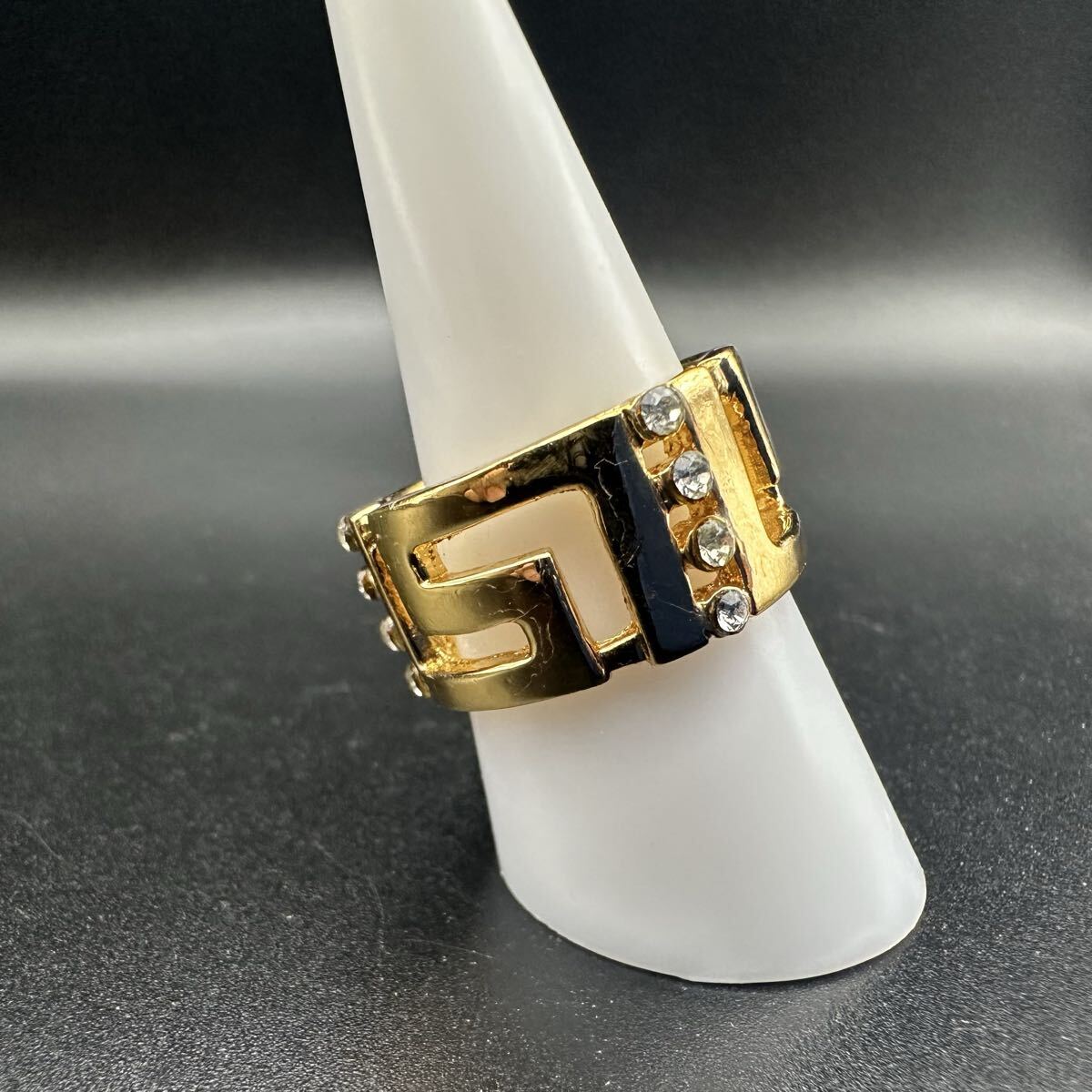 極美品　VERSACE　GIANNIVERSACE　ヴェルサーチ　ヴェルサーチェ　指輪　リング　　グレカ　メデューサ　ロゴ　刻印　_画像5