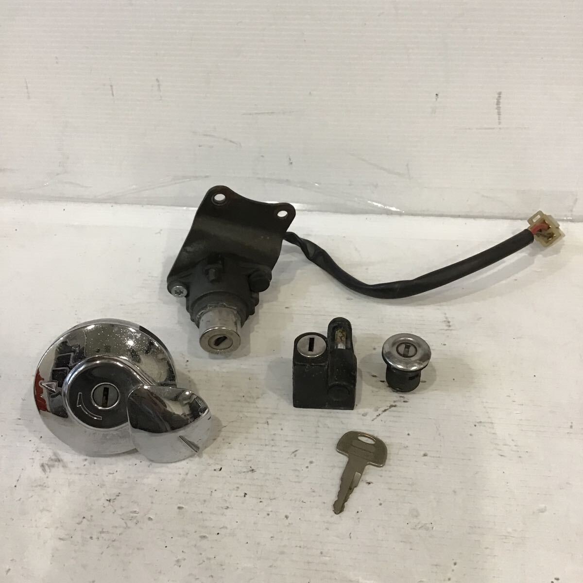 A34-1 ホンダ マグナ250 MC29 キーセット　純正部品 動作確認済み_画像1