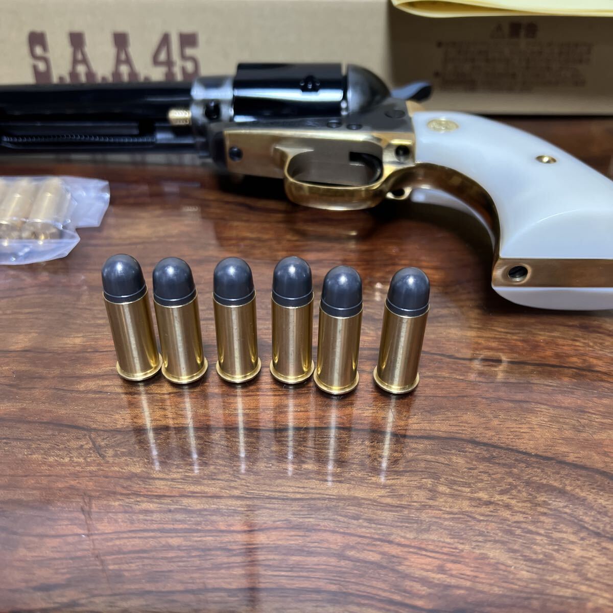 ハートフォード Colt SAA.45 東京店カスタム 真鍮BS/TG/Bピン付 ABS/HW ケースハードン 4_3/4 シビリアン モデルガン HWS おまけ付き SAA_画像3