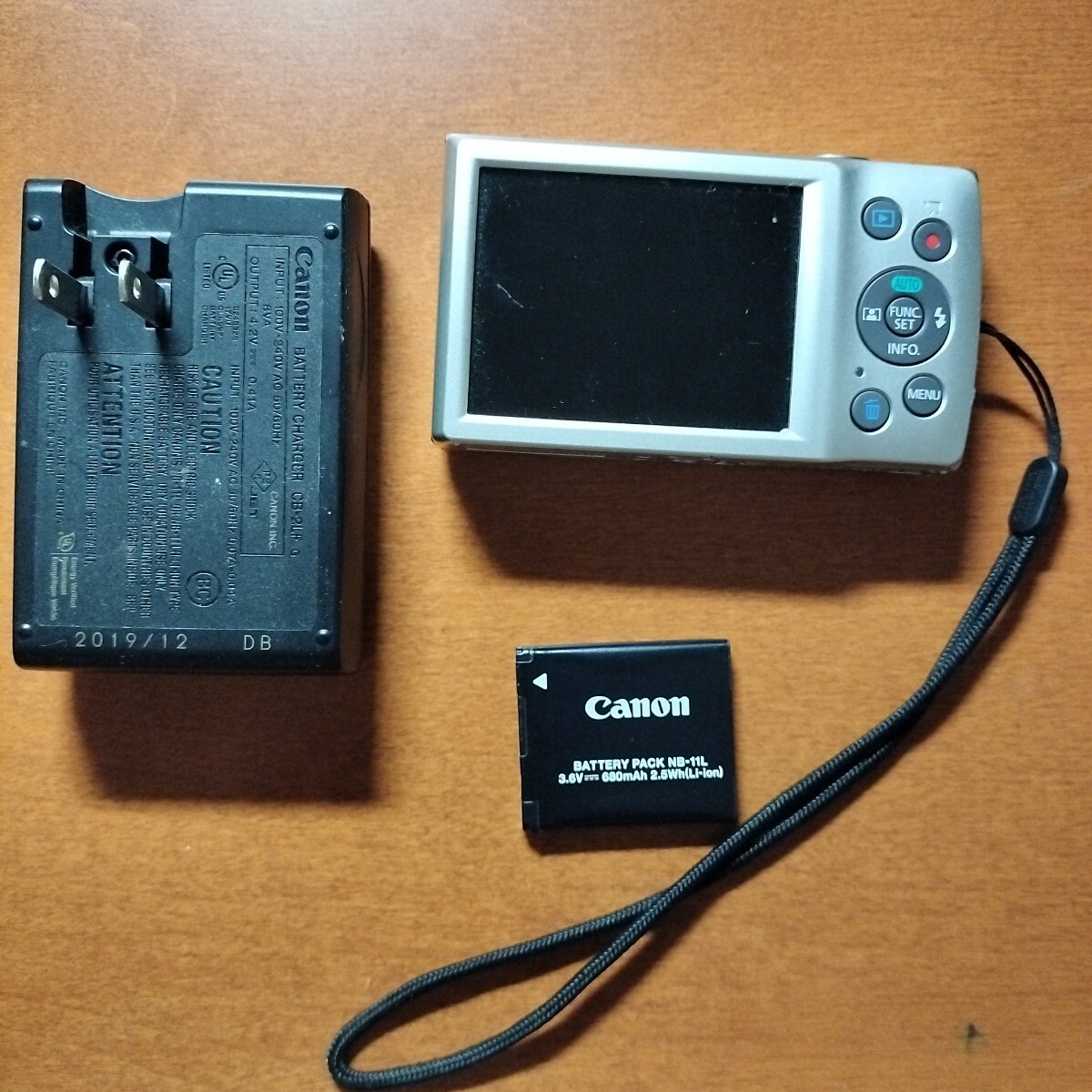 Canon キャノン IXY 180 Digital Camera, Silver, 8X Optical Zoom, IXY180SL_画像2