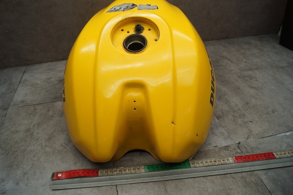 ドゥカティ　モンスター400／900　純正　タンク　黄　凹み有、ガリキズ　はんだ補修_画像4