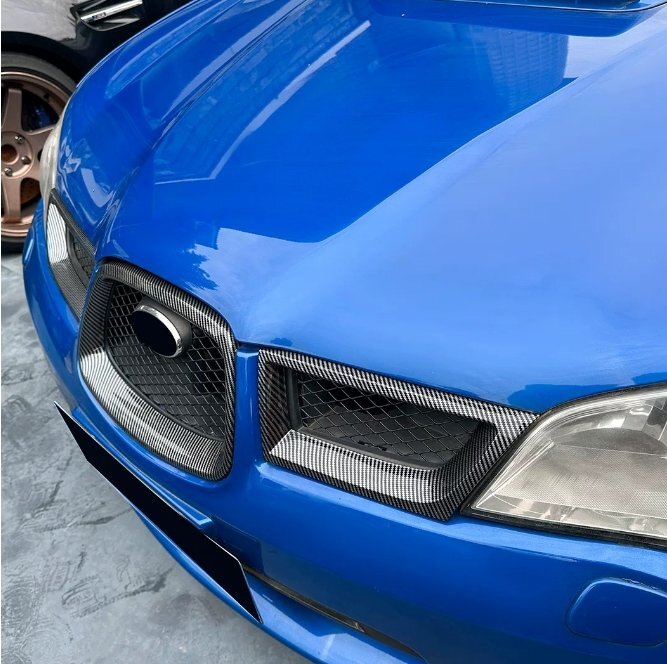 スバル インプレッサ WRX STI GDB 9代 2006-2007グリルカバー フロントグリルガーニッシュ ピアノブラック/カーボン調_画像5