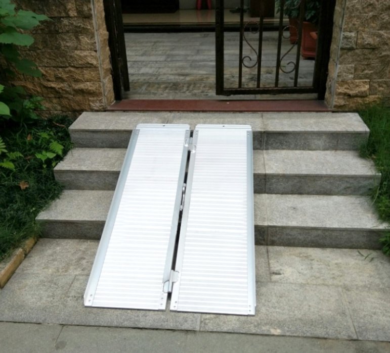 アルミニウム合金携帯バリアフリースロープ移動折りたたみアルミニウム合金階段車椅子車上階段スロープ_画像3