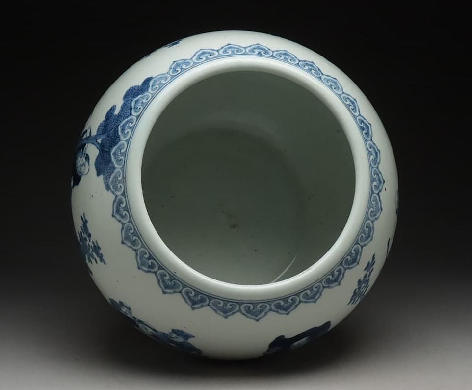 中国古美術　大清康熙年製銘　青花人物文巻缶　大鉢　水指　文房具 書道具 　箱付き_画像8