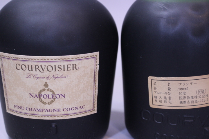 p-3624 未開栓古酒 COURVOISIER クルボアジェ NAPOLEON コニャック ブランデー 700mL 3本_画像8