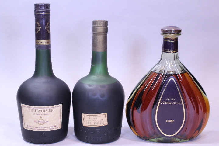 p-3624 未開栓古酒 COURVOISIER クルボアジェ NAPOLEON コニャック ブランデー 700mL 3本_画像6