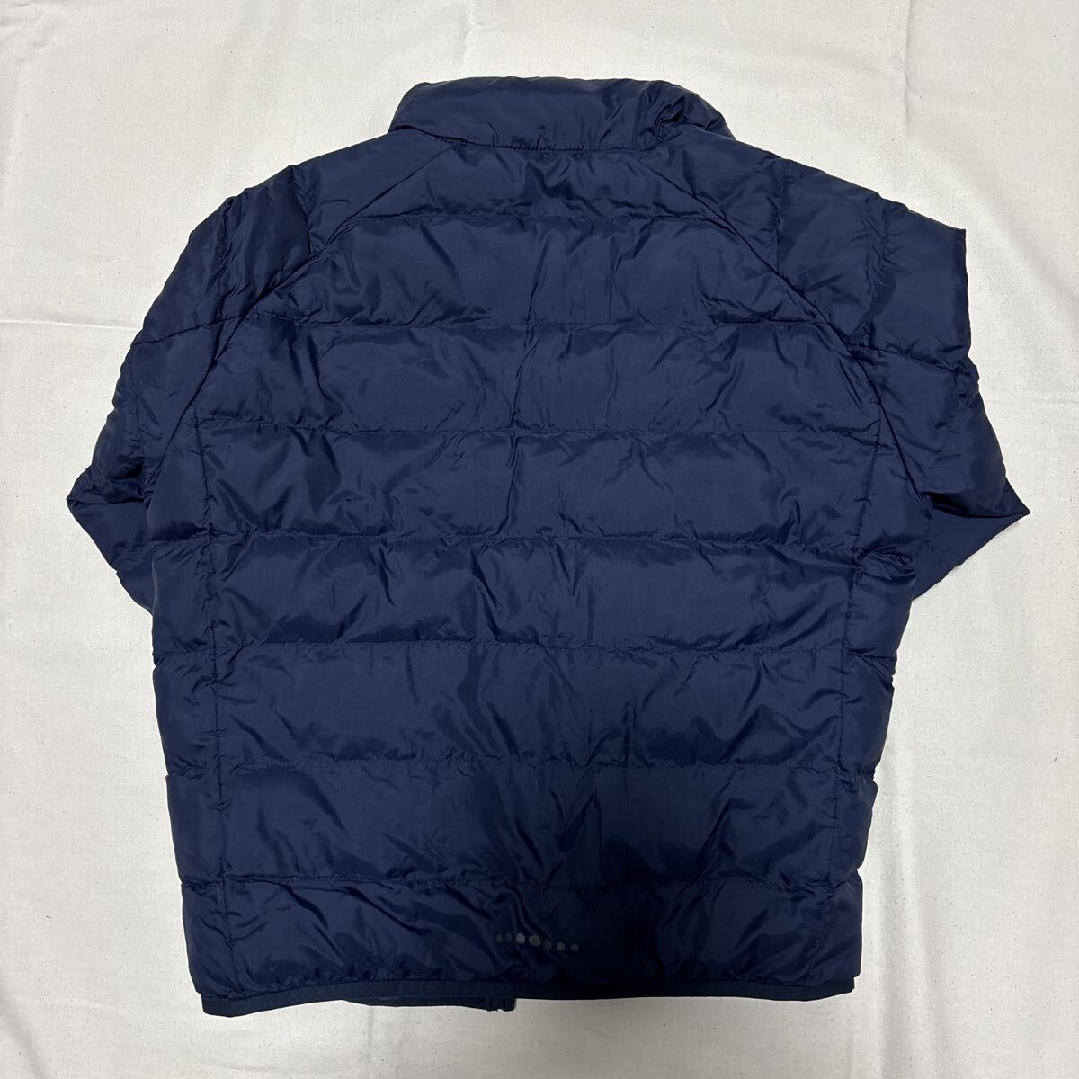 ユニクロ　ダウンジャケット　紺色　130 ユニクロ ウルトラライトダウン UNIQLO 紺 ネイビー_画像2