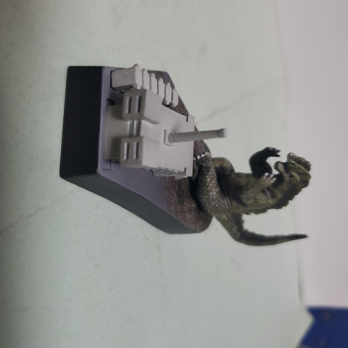 バンダイ食玩帰ってきたウルトラマン怪獣名鑑、怪獣時限爆弾！_画像7