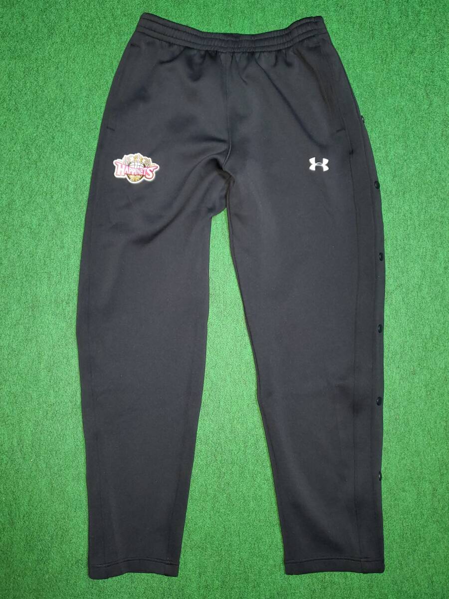 秋田 ノーザンハピネッツ ジャージ パンツ 西野曜 サイン入り / XXL アンダーアーマー 美品 Bリーグ　全開 バスパン フルオープン_画像1
