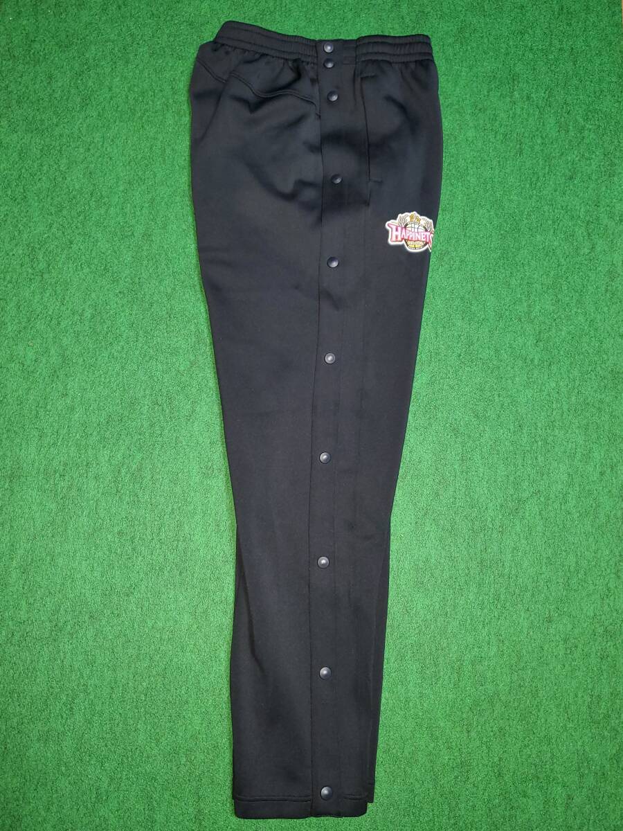 秋田 ノーザンハピネッツ ジャージ パンツ 西野曜 サイン入り / XXL アンダーアーマー 美品 Bリーグ　全開 バスパン フルオープン_画像4