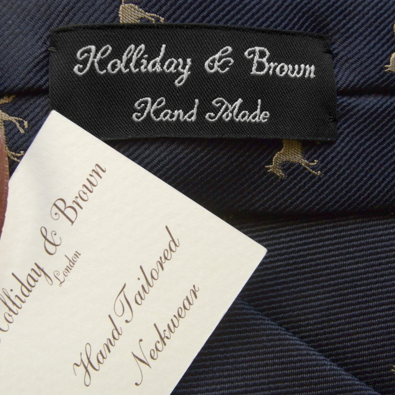 ◇◆Holliday＆Brown（ホリデー アンド ブラウン）/≪HAND MADE≫オンオフで活躍！Ｖゾーンに気品が薫るホース柄シルクタイ_画像4