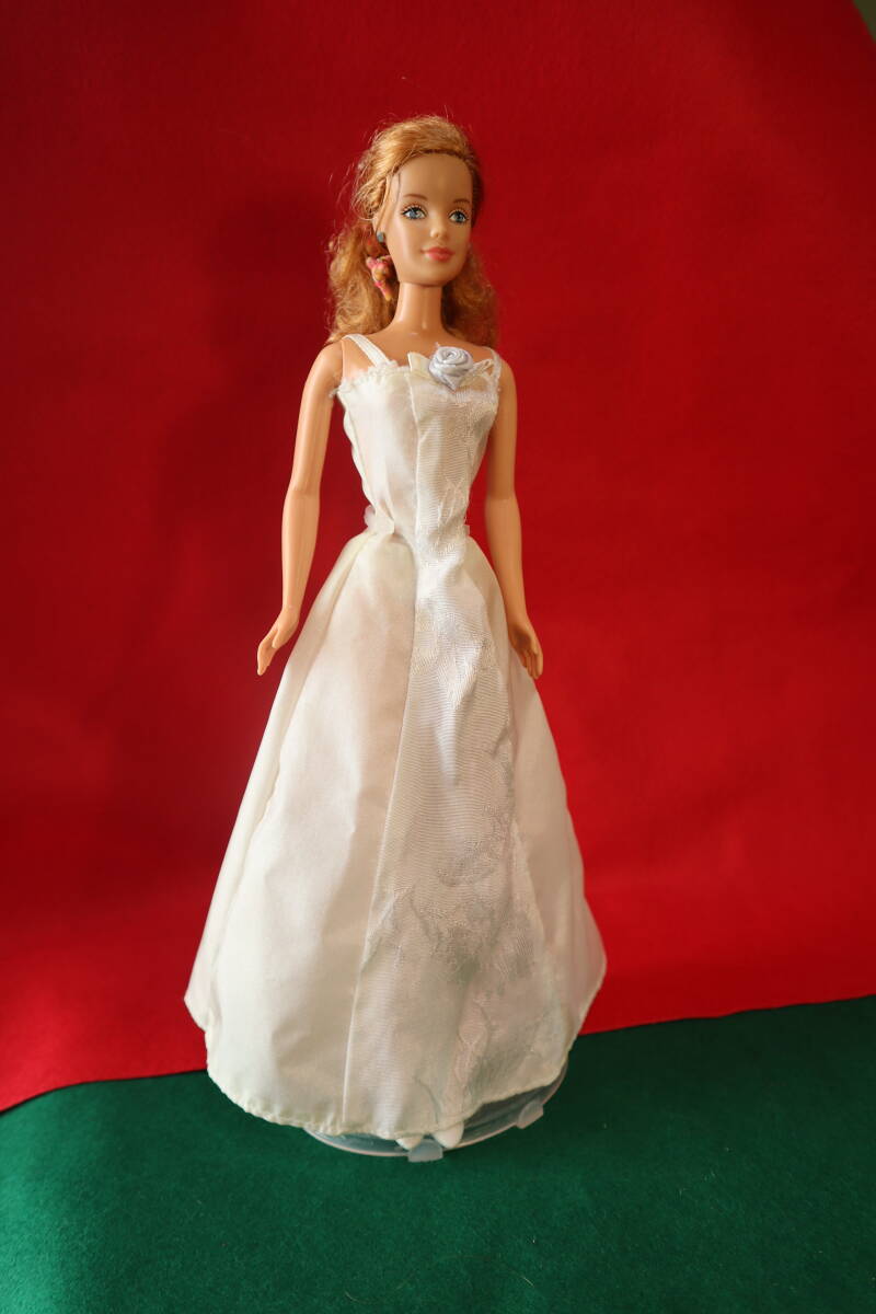 バービー人形　ウェディングドレス姿の優しい顔だちの１９９１年製の比較的状態の良いMATIEL社の逸品です_画像1