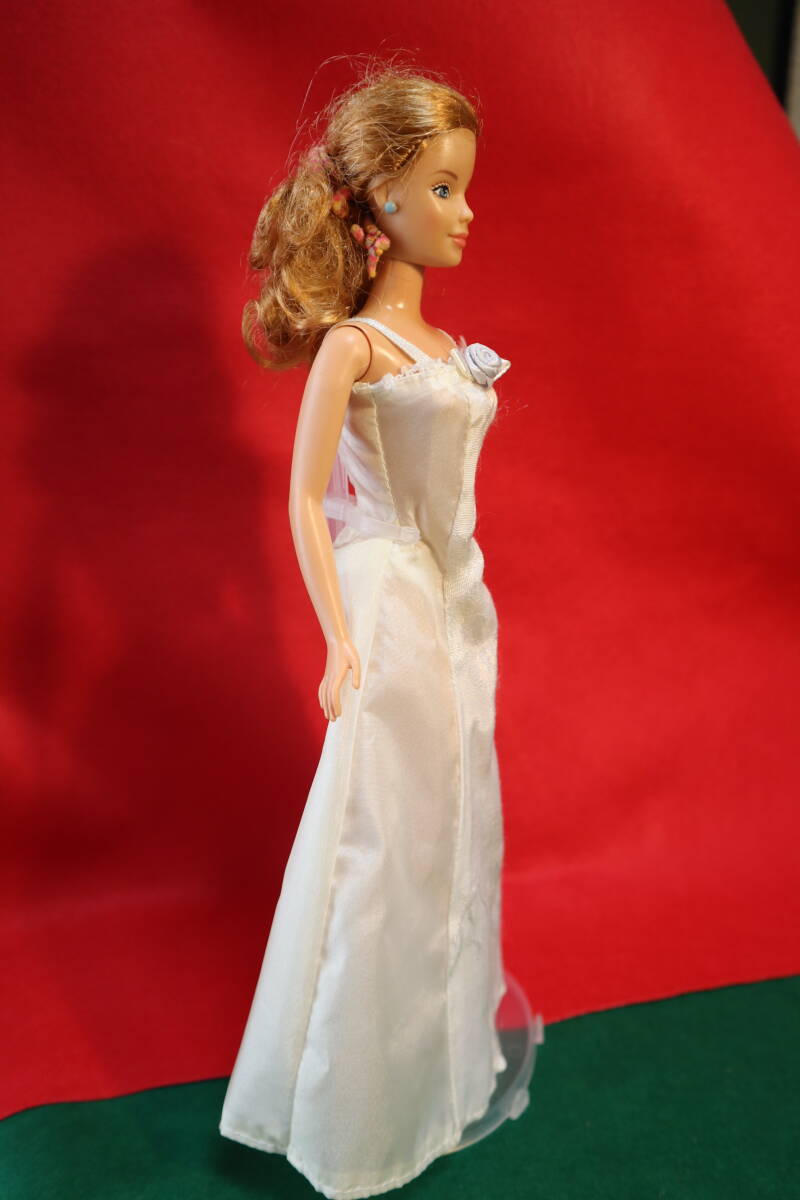 バービー人形　ウェディングドレス姿の優しい顔だちの１９９１年製の比較的状態の良いMATIEL社の逸品です_画像2
