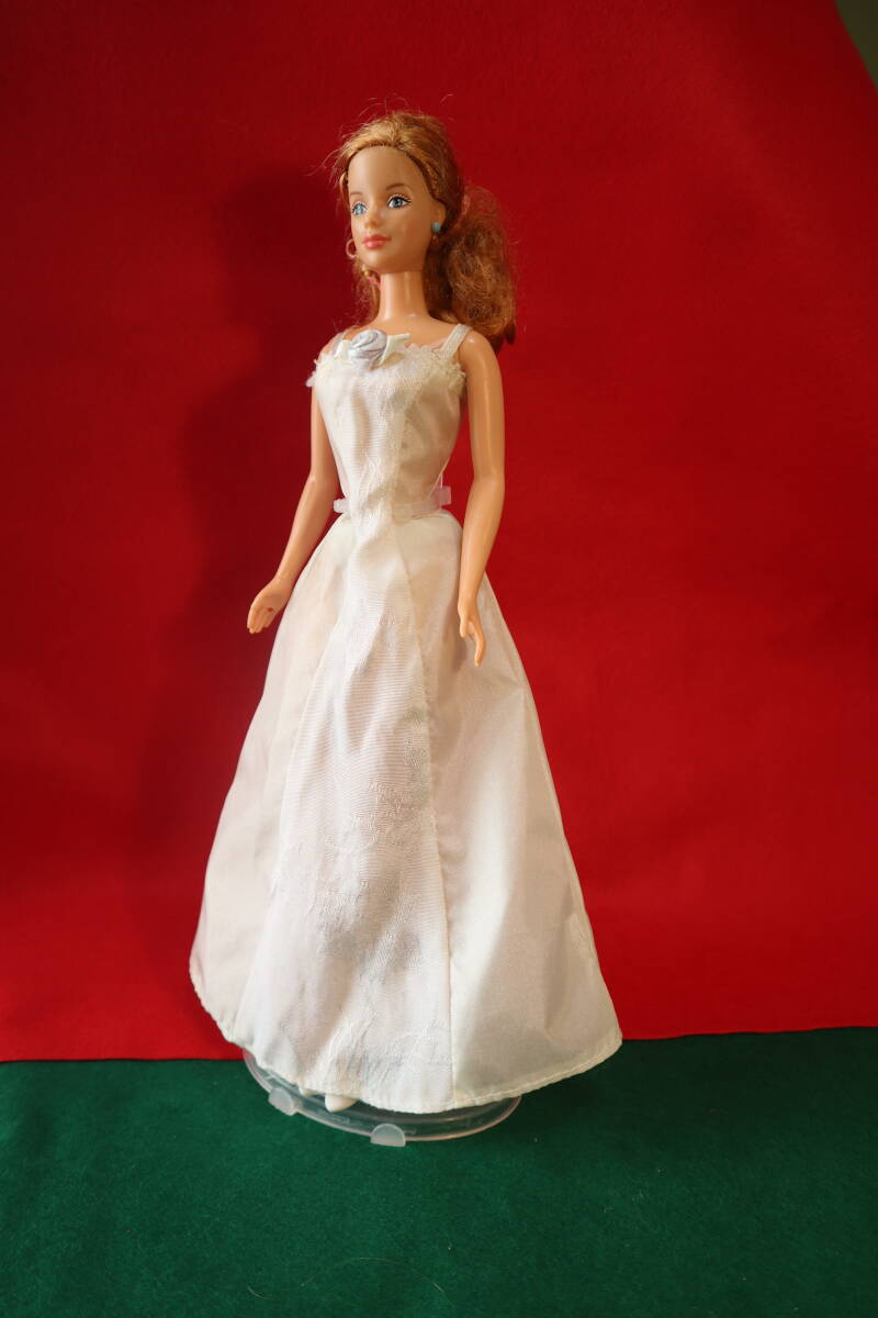 バービー人形　ウェディングドレス姿の優しい顔だちの１９９１年製の比較的状態の良いMATIEL社の逸品です_画像6