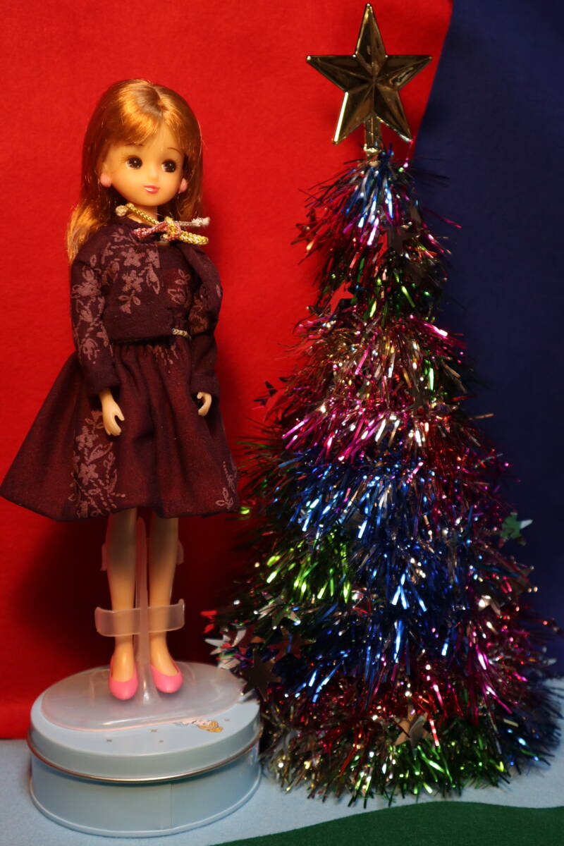 リカちゃん　落ち着いた雰囲気のべイシックな色白しっとりした美人さん　美品です。_画像1