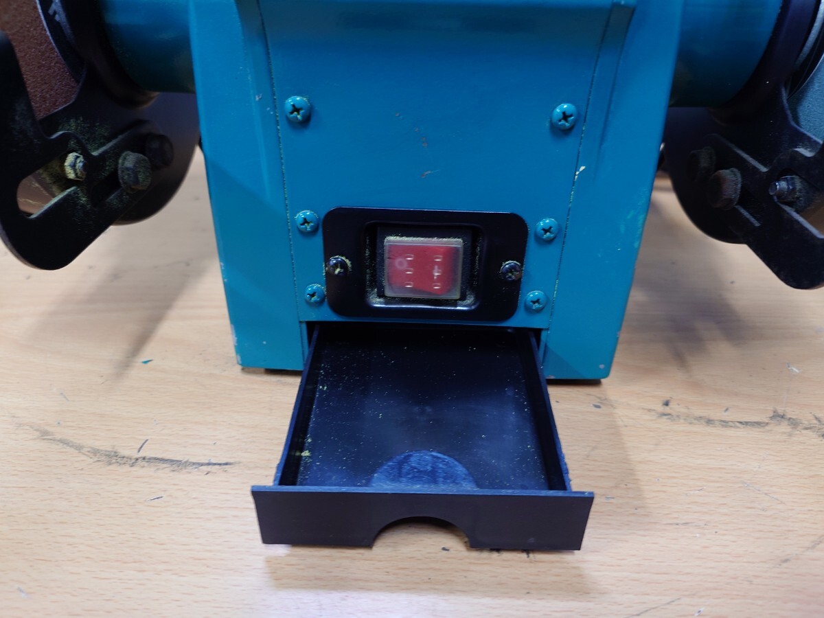 マキタ 卓上グラインダ GB602　中古品　2015年製　アート家財便発送　札幌市 makita_画像3