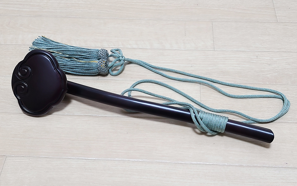 (15) храм . предметы для домашнего буддийского алтаря фиолетовый .. смысл . обе . большой .. закон . память длина 30cm.. буддизм предметы для домашнего буддийского алтаря закон ... колесо .. храм .. смысл .