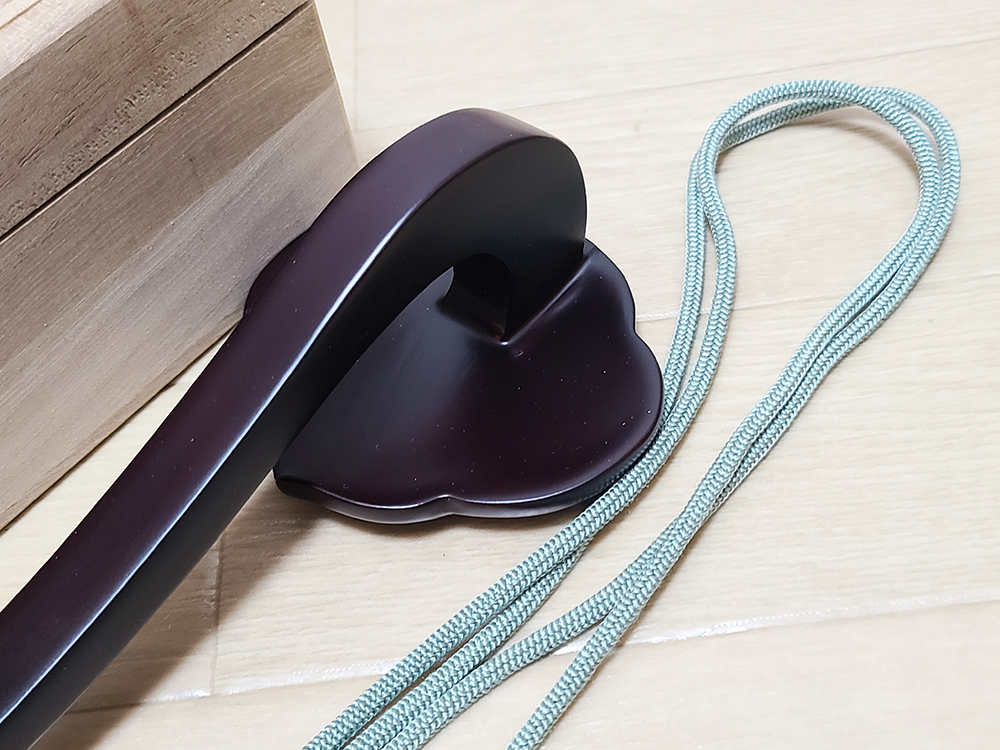 (15) храм . предметы для домашнего буддийского алтаря фиолетовый .. смысл . обе . большой .. закон . память длина 30cm.. буддизм предметы для домашнего буддийского алтаря закон ... колесо .. храм .. смысл .